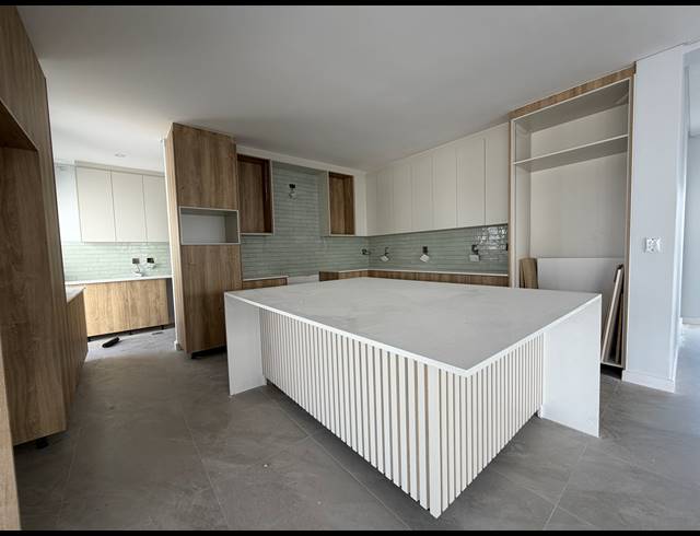 5 BEDROOM HOUSE FOR SALE IN SANDOWN